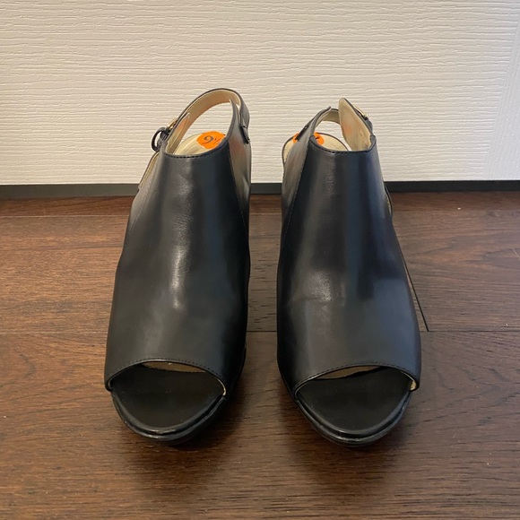 Naturalizer Shoes - Worn once naturalized shoes size 9.5